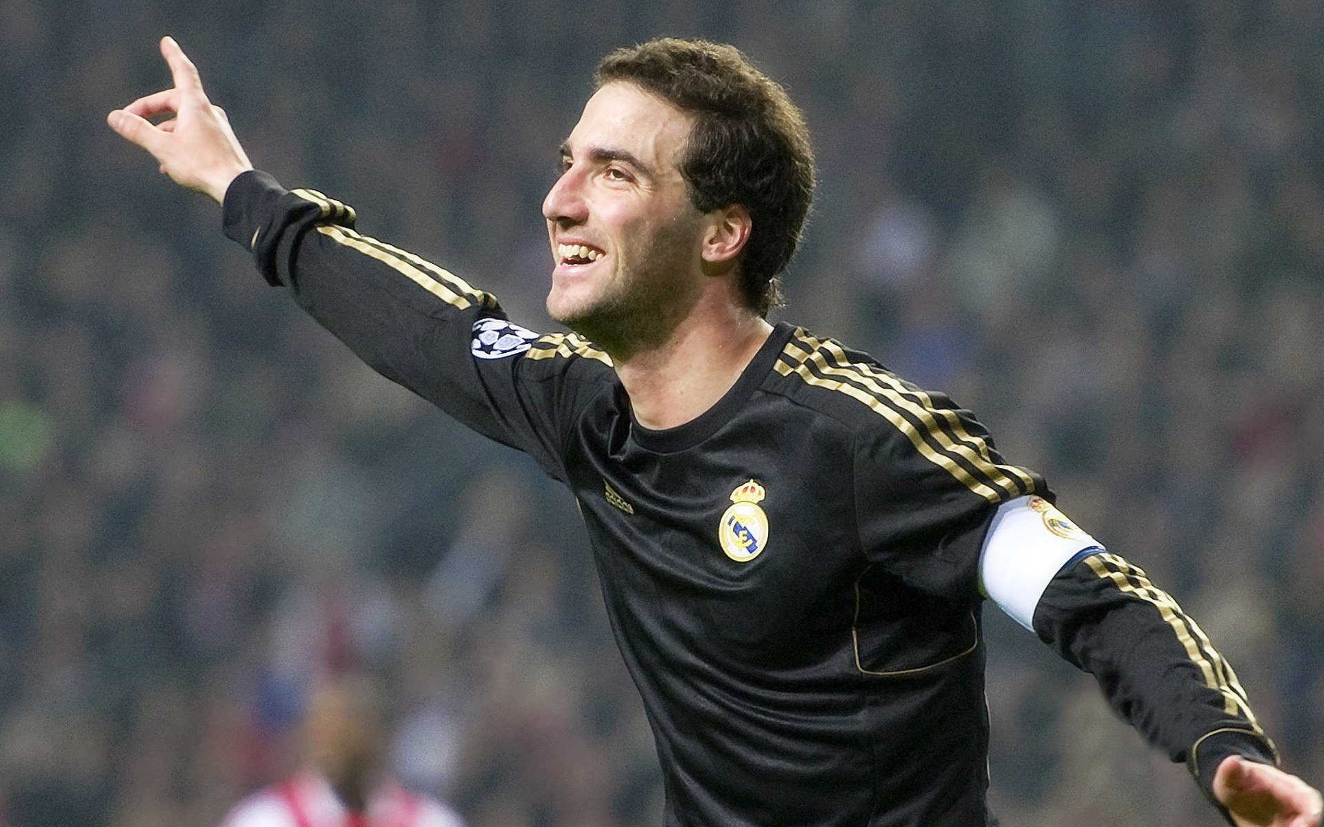 “新都兴城垒球赛：精彩对抗，精彩无限”